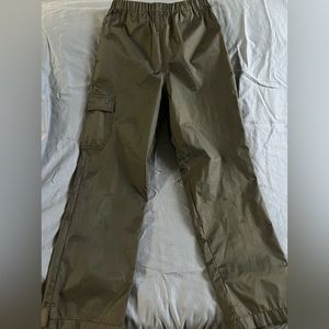 Columbia outdoor nylon pants with adjustable ankle band size 10/12 youth